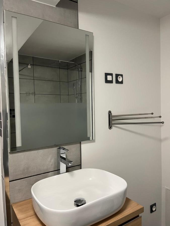 Superbe Appartement Au Bord Du Canal De St Quentin Saint-Quentin (Aisne) Exterior foto